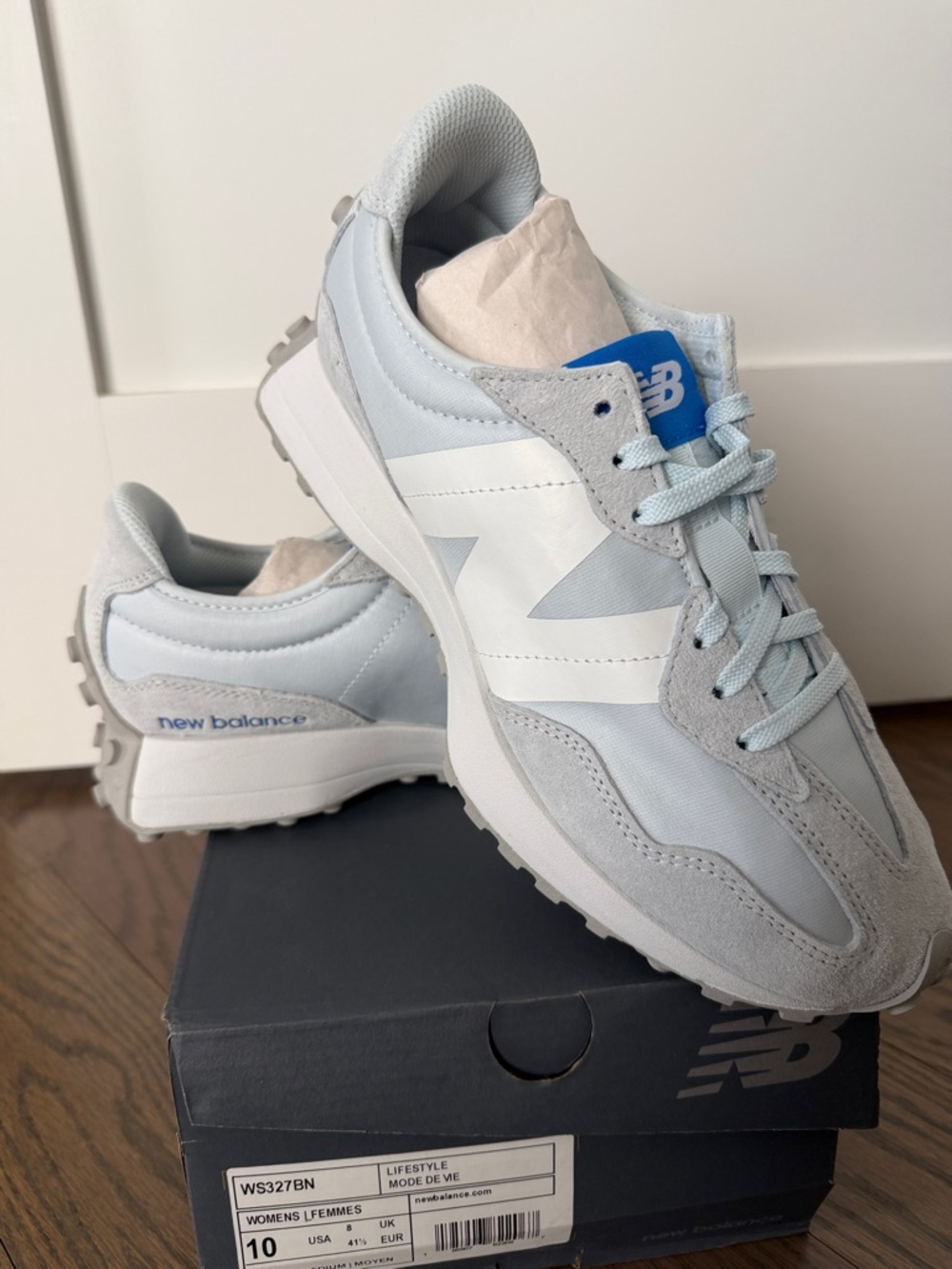 BRAND NEW Women’s  NEW BALANCE 327  Pale Blue & White Sneakers Size 10
